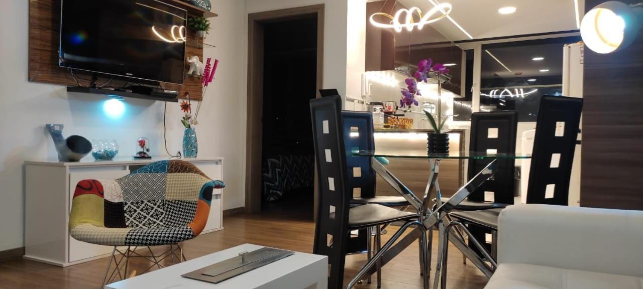 Suite De Lujo, Piso Alto, Junto Parque Carolina, Generador Electrico กีโต ภายนอก รูปภาพ
